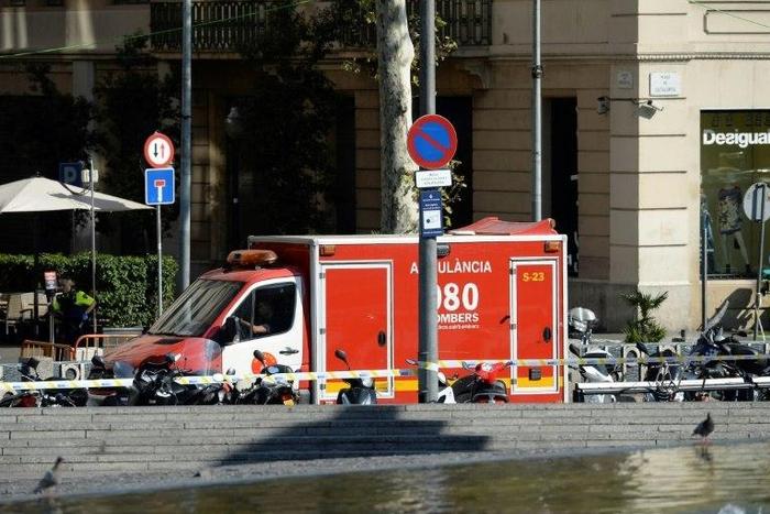 The area around the incident on Las Ramblas has been cordoned off by security services