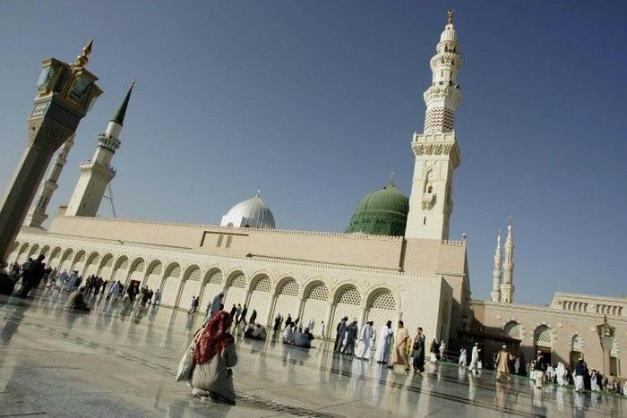 Two of the victims "were travelling in a minibus" to the Saudi city of Medina when the crash happened, a statement from Glasgow Central Mosque said