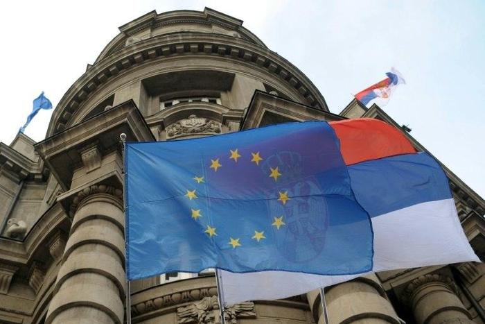 US Secretary of State Rex Tillerson issued a short statement to extend Serbia his best wishes and hopes for "a prosperous future," two days ahead of its national day without mentioning the country's bid to the the EU