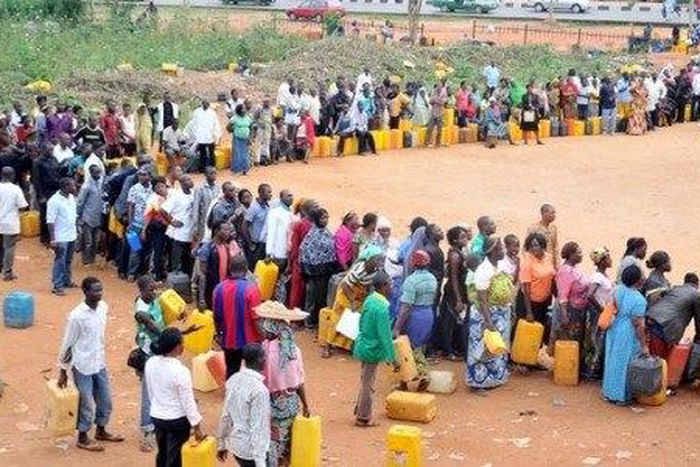 Kerosene queue in Nigeria