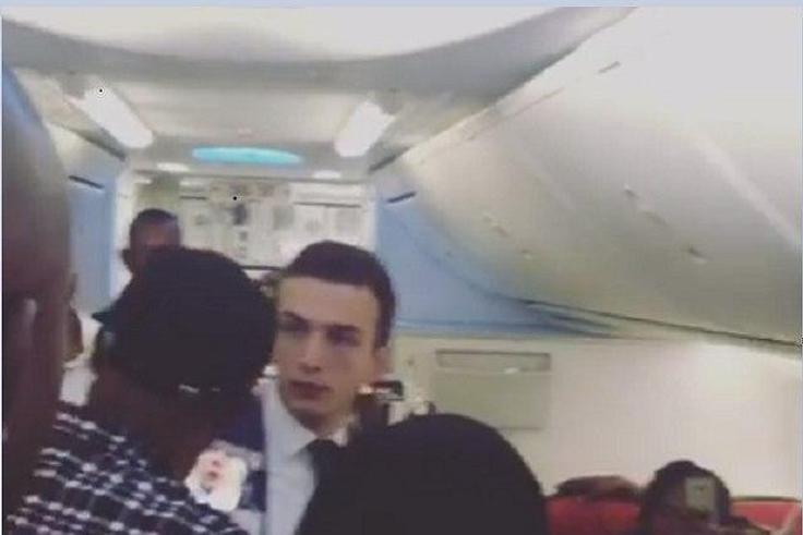 Nigerians begging on behalf of the woman