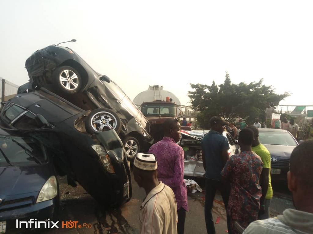 Tanker loaded with fuel crashes into 5 vehicles at Gbagada (LASTMA)