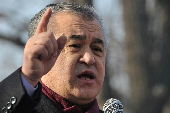 Kyrgyz opposition leader Omurbek Tekebayev heads the socialist Ata-Meken party
