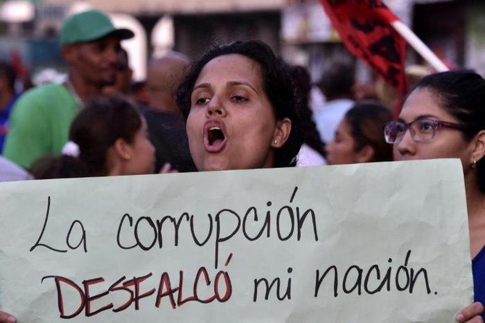Workers, student and farmers protest against corruption in connection with the scandal involving Brazilian construction giant Odebrecht, in front of Panama's Congress in Panama City on February 16, 2017