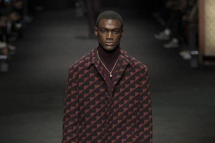 EMLW 2016 winner; winner Davidson Obennebo opens for Versace