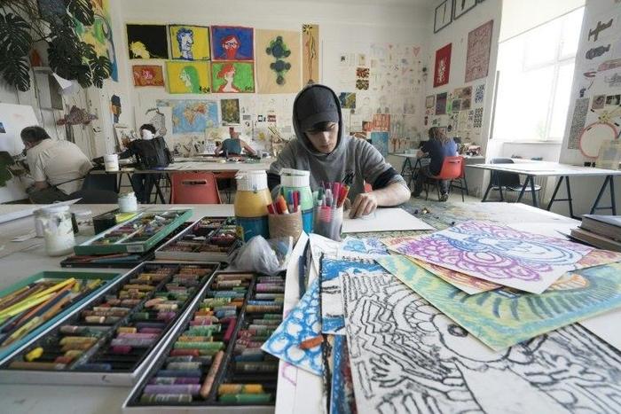 Over the past 50 years mentally ill patients at an Austrian artists' colony have churned out 75,000 recognised artworks