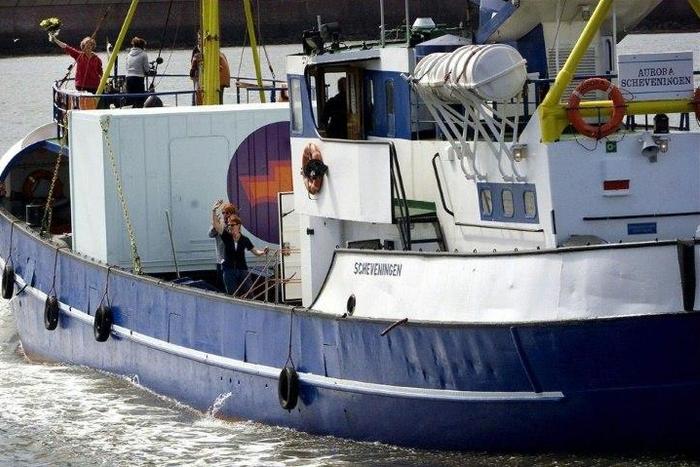 The "Women on Waves" vessel, currently in international waters off Mexico, said in an online statement it was offering "free legal medical abortions" to women who needed them