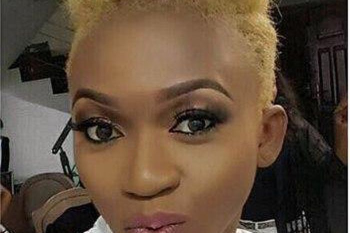 Singer Waje shows off bleached hair