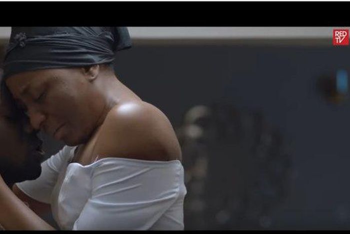 Tunde and Jade in "Our Best Friend's Wedding"