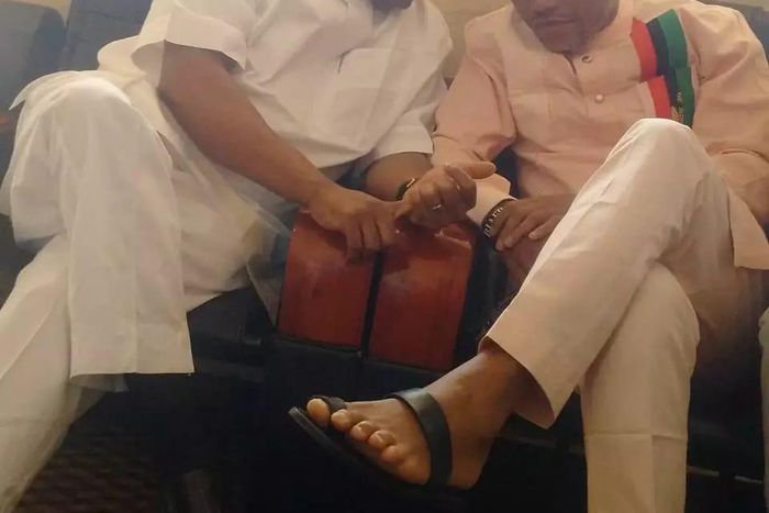 (L) Former Abia Governor, Orji Uzor Kalu and IPOB leader, Nnamdi Kanu (R).