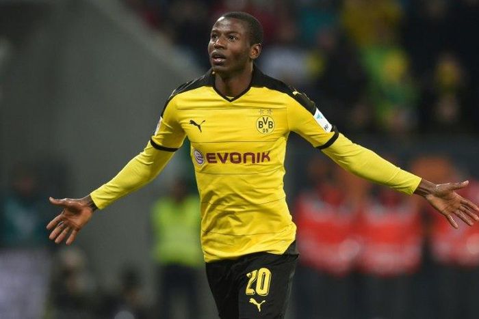 Dortmund's Columbian striker Adrian Ramos celebrates after scoring a goal against Augsburg in Augsburg on March 20, 2016