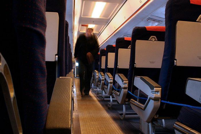 Man fakes hijack threat to avoid vacation.