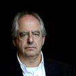 South African artist William Kentridge began sketching from charcoals his "drawings in motion" in the 1980s