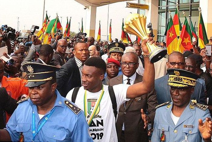 Cameroon players arrive home to heroes’ welcome