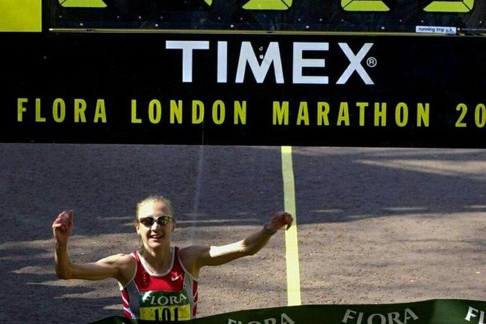 Paula Radcliffe ran a world record time of 2hr 15min 25sec in winning the 2003 London Marathon
