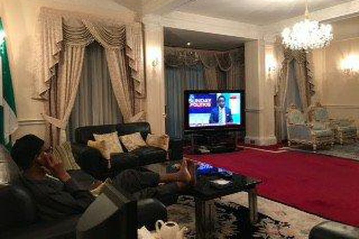 Presidency releases picture of Buhari to stop death rumors
