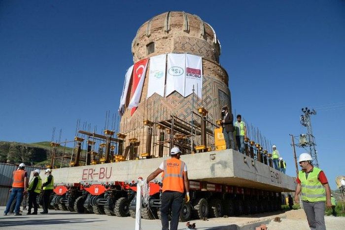 The 550-year-old tomb of Zenyel Bey is being moved to a new location in Hasankeyf in southeastern Turkey
