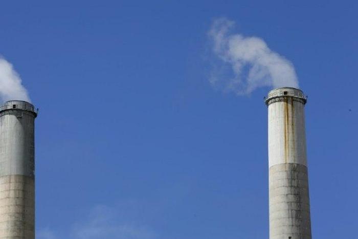 In a maiden trip to the Environmental Protection Agency, US President Trump ordered a review of emission limits for coal-fired power plants