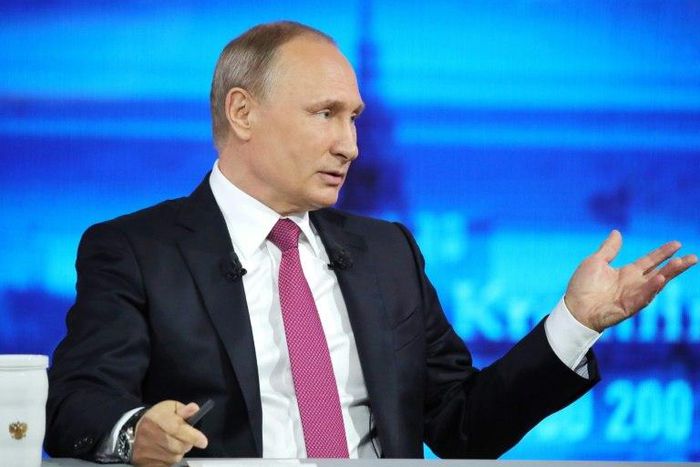 Russian President Vladimir Putin has questioned the conduct of ex-FBI chief James Comey, comparing him to whistleblower Edward Snowden while joking that Russia could offer him asylum