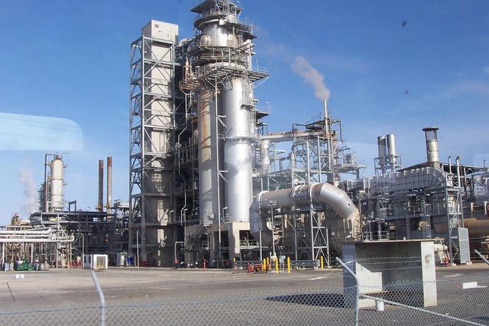 ___6105463___https:______static.pulse.com.gh___webservice___escenic___binary___6105463___2017___1___24___8___-dangote-refinery-venturesafrica