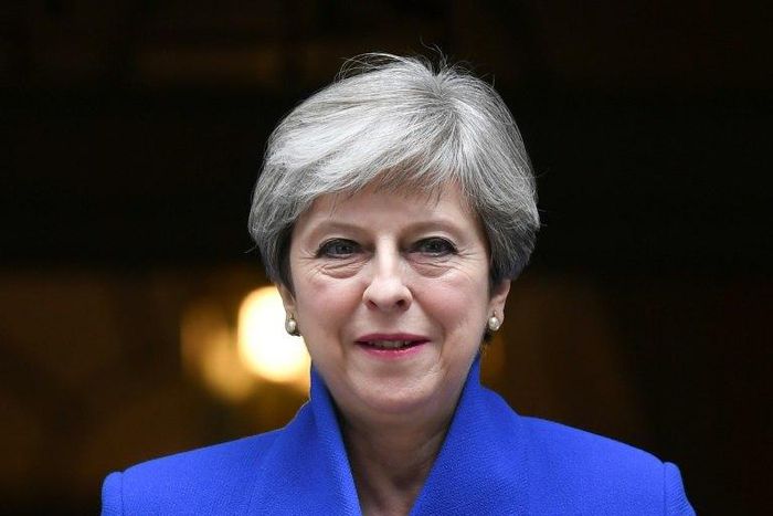 British Prime Minister Theresa May is due to hold talks with Northern Ireland's Democratic Unionist Party to secure an informal alliance to prop up her minority government