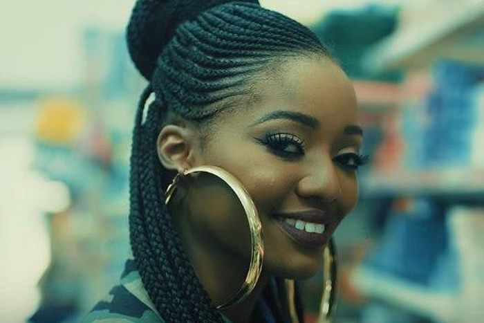 Tonye in 'Headache' videoo