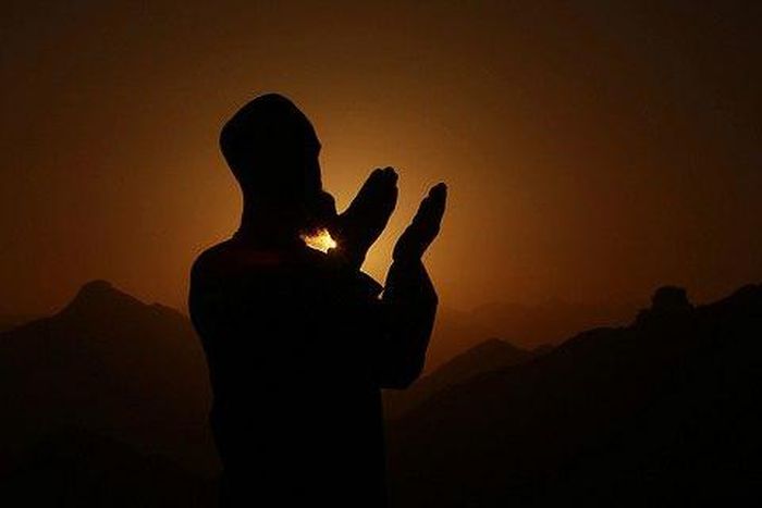 The right time to make Dua is between asr and maghrib on Fridays