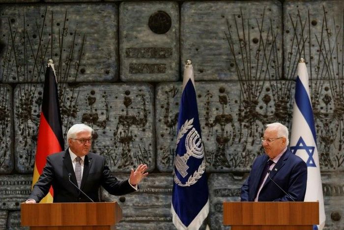 German President Frank-Walter Steinmeier (L) speaks during a press conference with Israeli counterpart Reuven Rivlin at the presidential compound in Jerusalem on May 7, 2017