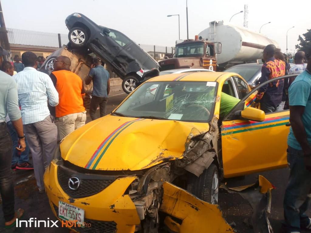 Tanker loaded with fuel crashes into 5 vehicles at Gbagada (LASTMA)