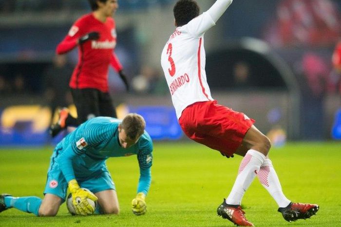 Eintracht Frankfurt's goalkeeper Lukas Hradecky keeps the ball outside the 16 meter field on January 21, 2017