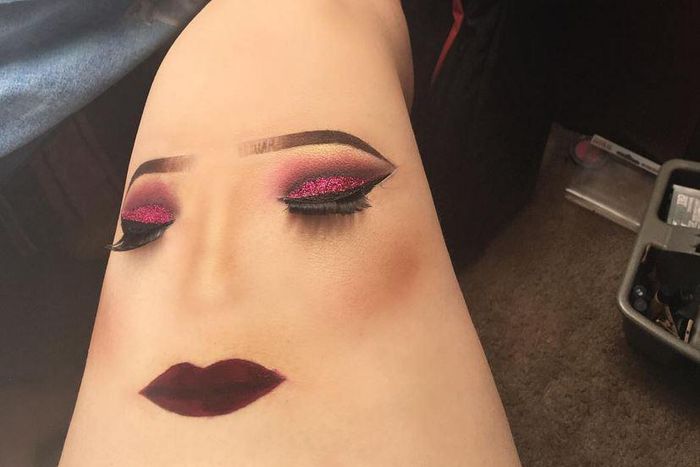 This is why people are putting makeup on their thighs
