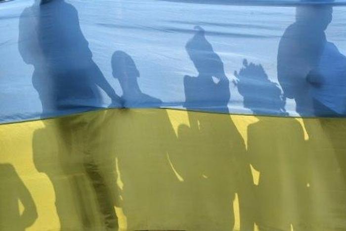 Several dozen pro-Kiev former volunteer fighters as well as members of parliament blocked the main railway into the rebel-controlled part of the Lugansk region in Ukraine