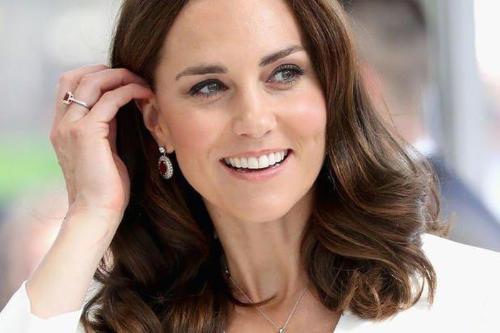 ___7016927___https:______static.pulse.com.gh___webservice___escenic___binary___7016927___2017___7___19___16___kate-middleton-poland-perfect