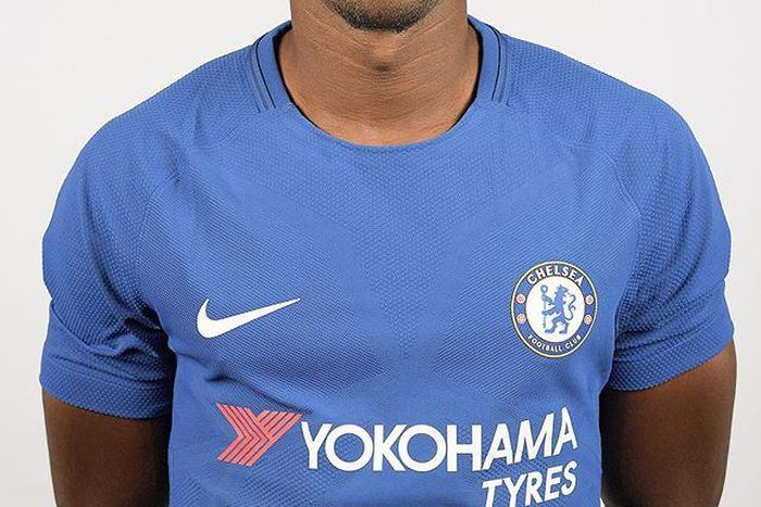 Kenneth Omeruo  in Chelsea kit