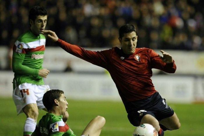 Alvaro Cejudo (R) has made 155 La Liga appearances with Real Betis and Osasuna and becomes the Western Sydney Wanderers' fifth and final visa signing for the new season, which starts in October