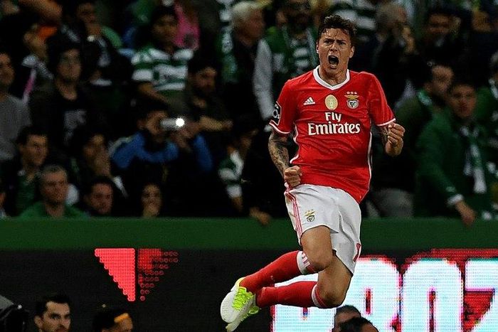 Benfica's Swedish defender Victor Nilsson-Lindelof will transfer to Manchester United, its first signing of the close season