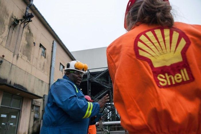 Although Shell was forced to quit oil production in the area in 1993, the company still runs a network of pipelines criss-crossing the area