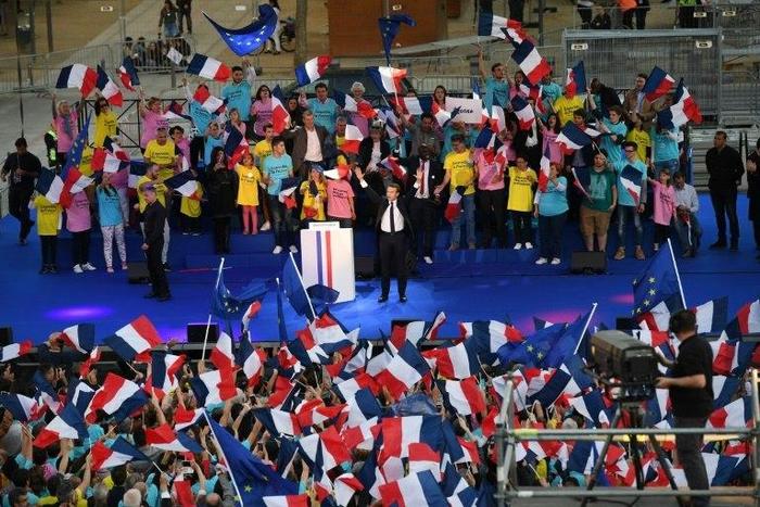 Emmanuel Macron has drawn large crowds to his rallies