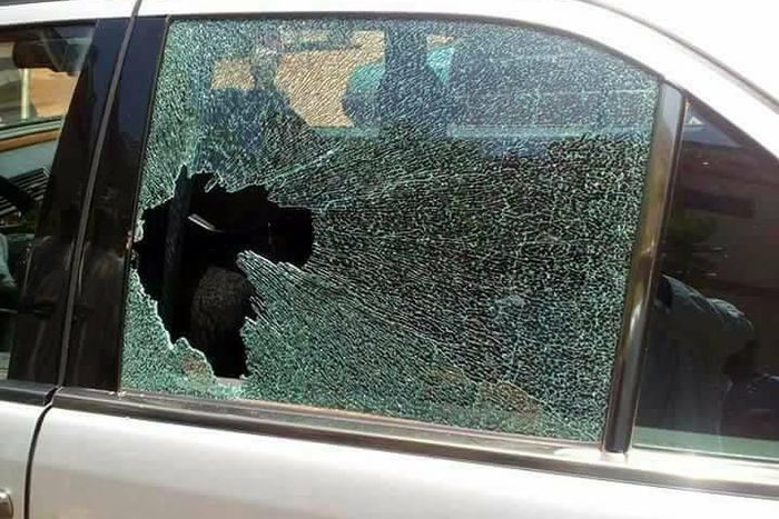 Mob attacks Senator Shehu Sani