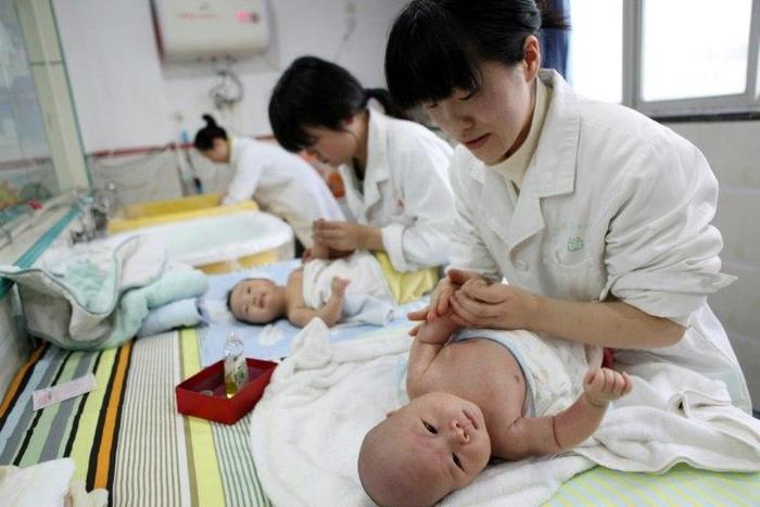 China welcomed 17.86 million new children in 2016, an annual increase of 7.9 percent, with new births mostly in the first half of the year