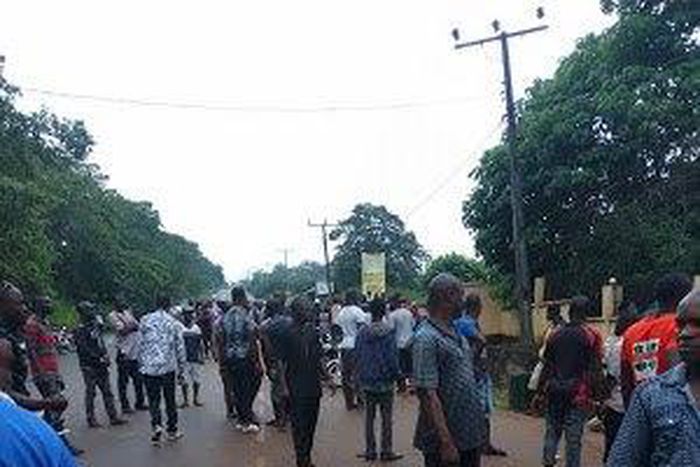Residents of Obosi, Anambra state gather in protest