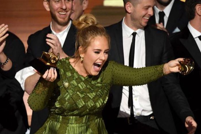 Adele dedicating the Album of the Year award to Beyonce
