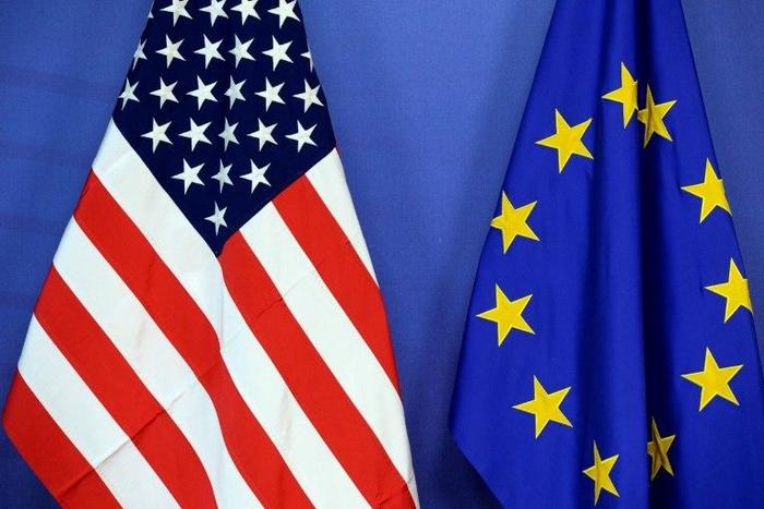 Leaders of main European parliamentary groups said potential US ambassador pick Ted Malloch has openly backed the dissolution of the 28-nation European Union much like the collapse of the Soviet Union