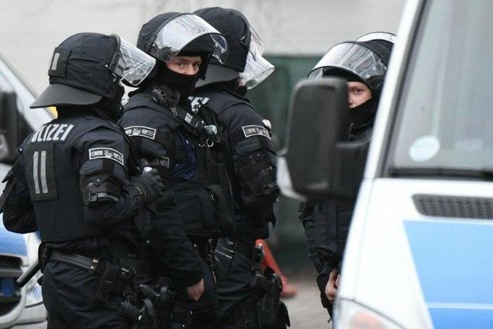 German anti-terror police raided 54 offices, homes and mosques around Frankfurt, on February 1, 2017