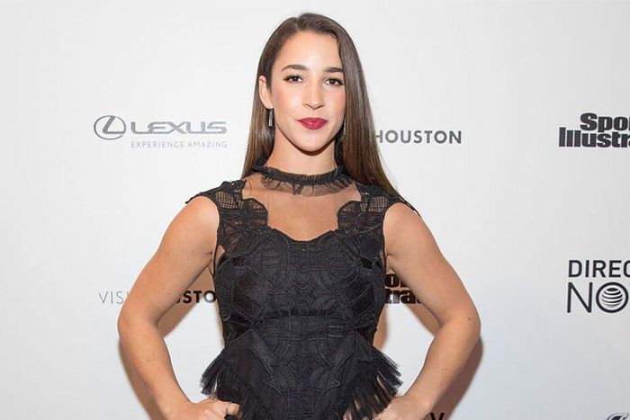 ___6753641___https:______static.pulse.com.gh___webservice___escenic___binary___6753641___2017___5___29___18___aly-raisman-body-shaming-airport