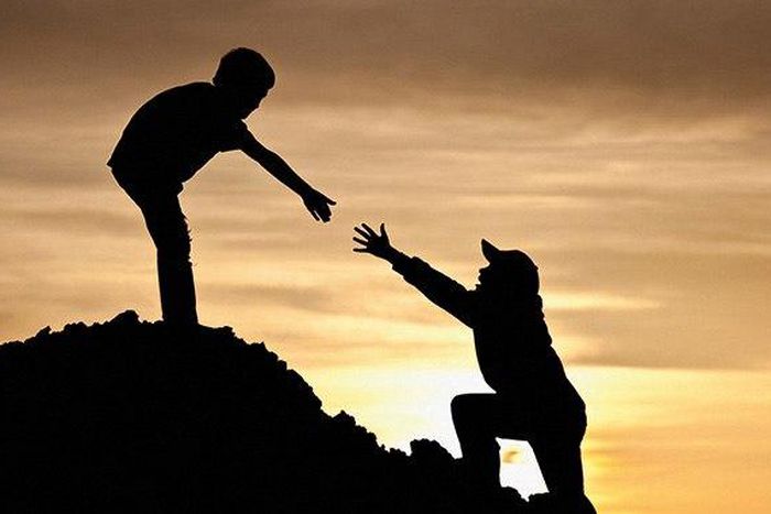 Helping a friend to effectively deal with depression is not an easy thing to pull off especially when you don't know exactly how they're feeling