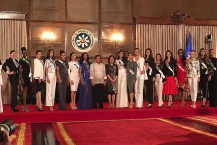 MBGN 2015 Unoaku Anyadike with other beauty queens paid a visit to Philippine President Rodrigo Duterte
