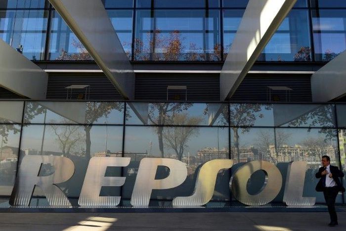 Spain's Repsol oil discovers approximately 1.2 billion barrels of recoverable light oil in Alaska