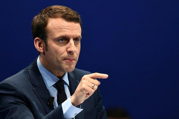 Pro-Europe French presidential candidate Emmanuel Macron has accused Moscow of being behind a flurry of cyberattacks on his campaign website and email servers