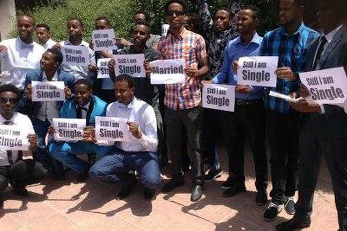 Somalian men protest expensive bride prices